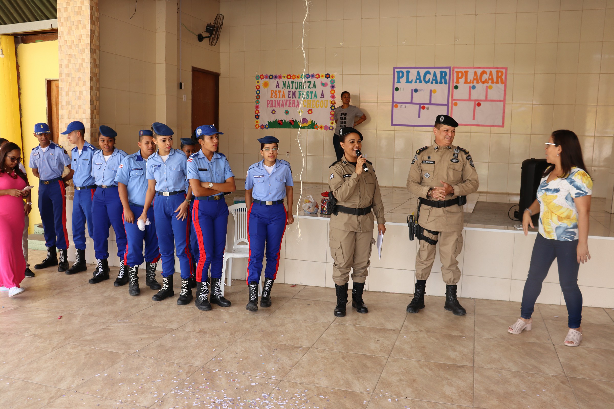 Alunos do Colégio da Polícia Militar REALIZAM UMA AÇÃO NA SEMANA DA CRIANÇA PARA OS NOSSO EDUCANDOS DO PROJETO ARCA DE NOÉ.