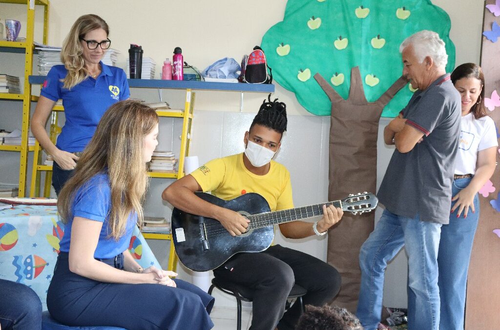 Recebemos a visita da Sra. Mariana Magalhães na pama.